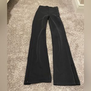 Brushed Softstreme Ribbed Zip
Flared Pant 32.5"